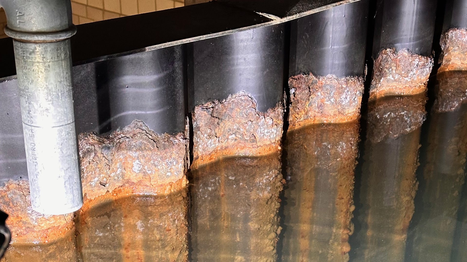 Korrosion in Sprinklertanks: Ursachen, MIC & Diagnose